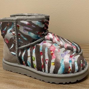 Ugg Classic Mini Tiger Flower Boots Women’s Size 8
